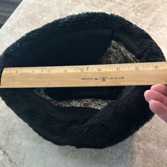 Bavarian Style Faux Fur Hat - Picture 5 of 7